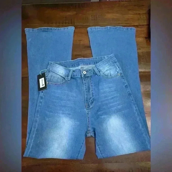 Shevis Nova Jeans size Large Flare - Picture 2 of 3
